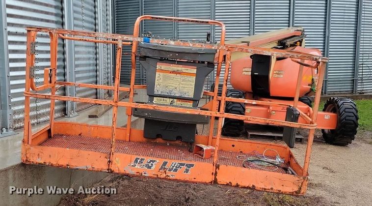 image for item DN4216 2006 JLG 600A  boom lift