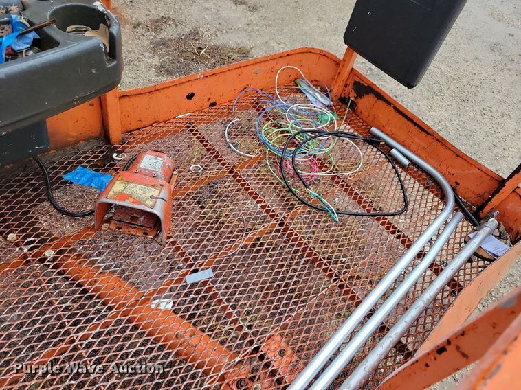 image for item DN4216 2006 JLG 600A  boom lift