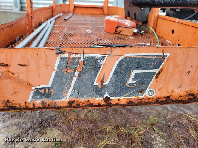 image for item DN4216 2006 JLG 600A  boom lift
