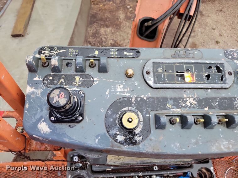 image for item DN4216 2006 JLG 600A  boom lift