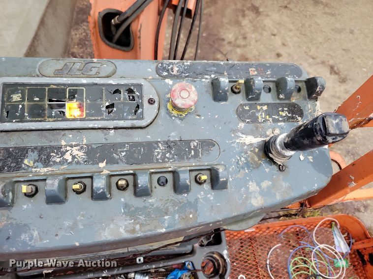 image for item DN4216 2006 JLG 600A  boom lift