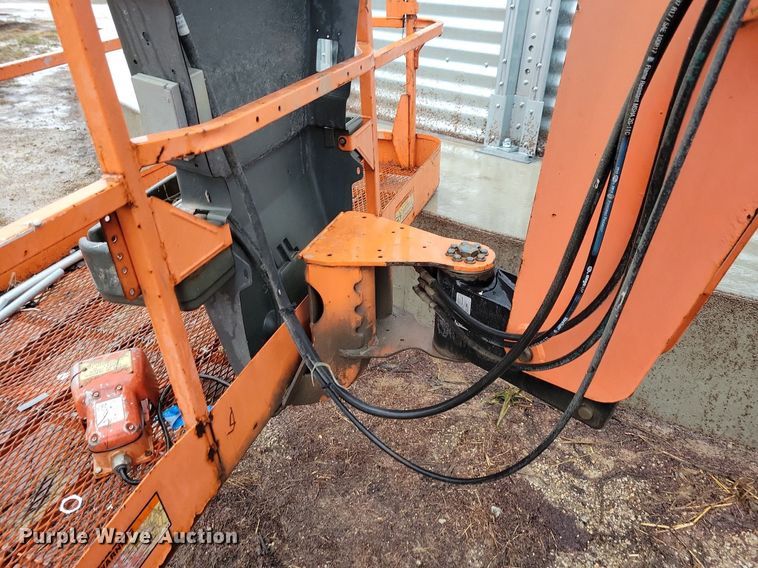 image for item DN4216 2006 JLG 600A  boom lift