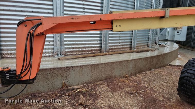 image for item DN4216 2006 JLG 600A  boom lift