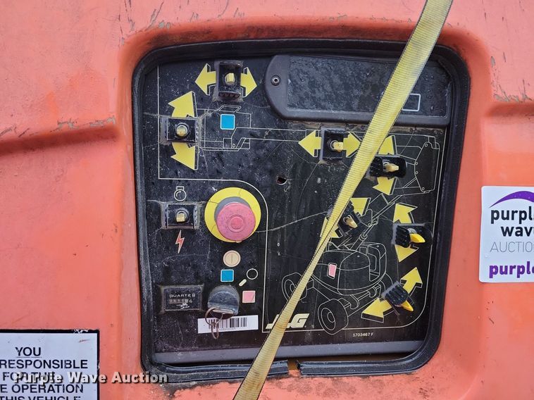 image for item DN4216 2006 JLG 600A  boom lift