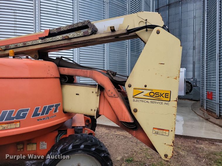 image for item DN4216 2006 JLG 600A  boom lift