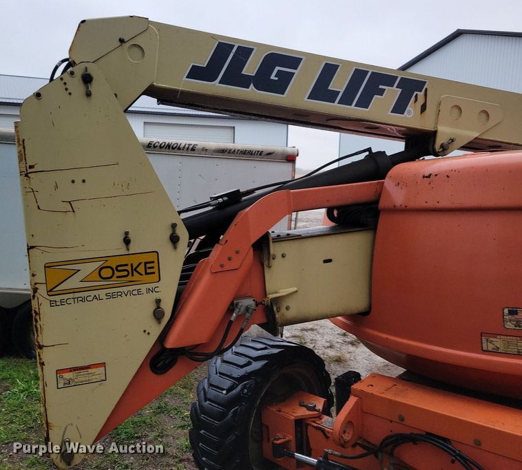 image for item DN4216 2006 JLG 600A  boom lift