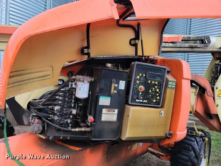 image for item DN4216 2006 JLG 600A  boom lift