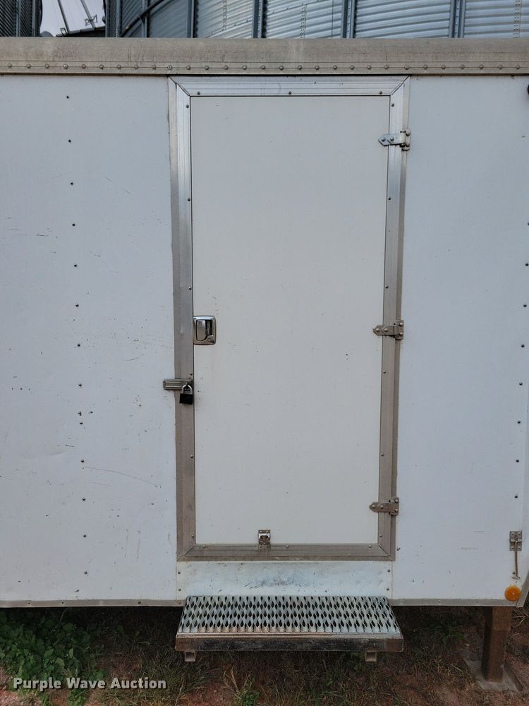 image for item DN4217 1993 Featherlite Econolite  enclosed cargo trailer