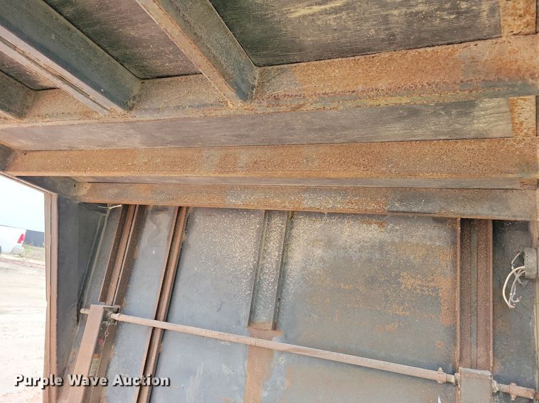 image for item DN4217 1993 Featherlite Econolite  enclosed cargo trailer