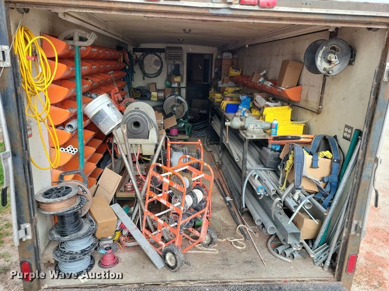 image for item DN4217 1993 Featherlite Econolite  enclosed cargo trailer