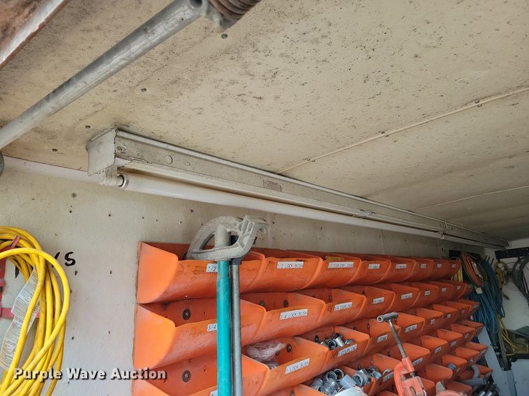 image for item DN4217 1993 Featherlite Econolite  enclosed cargo trailer