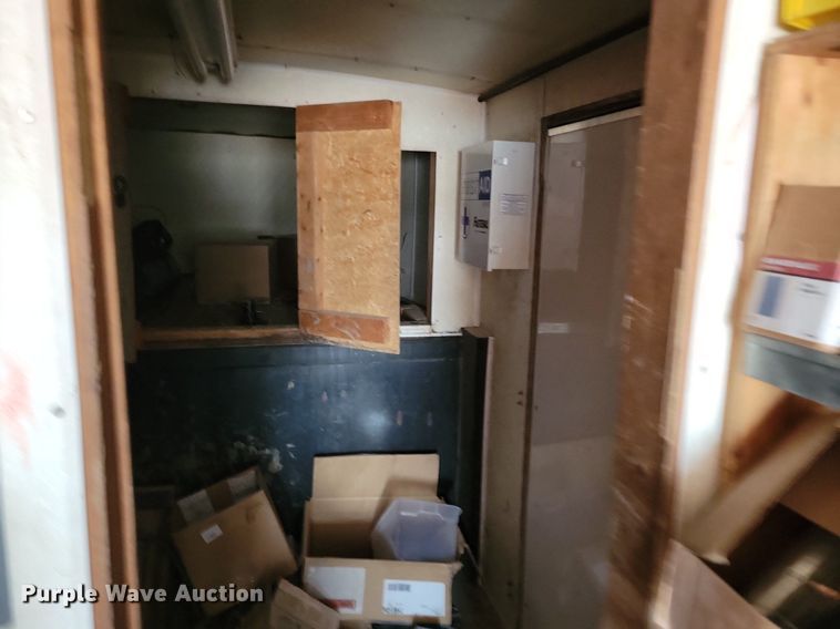 image for item DN4217 1993 Featherlite Econolite  enclosed cargo trailer