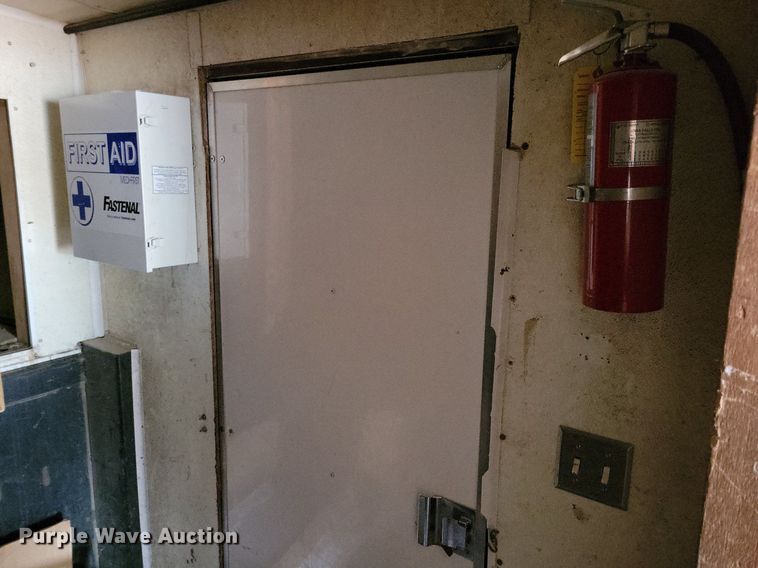 image for item DN4217 1993 Featherlite Econolite  enclosed cargo trailer