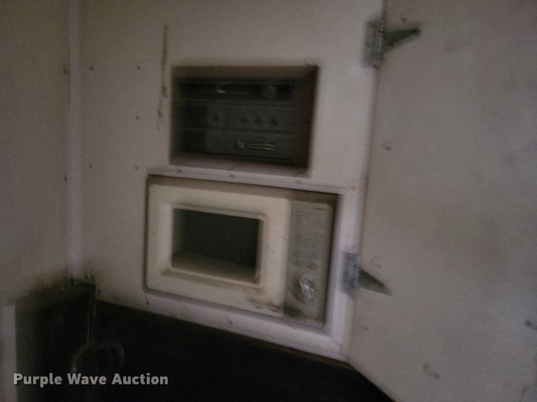 image for item DN4217 1993 Featherlite Econolite  enclosed cargo trailer