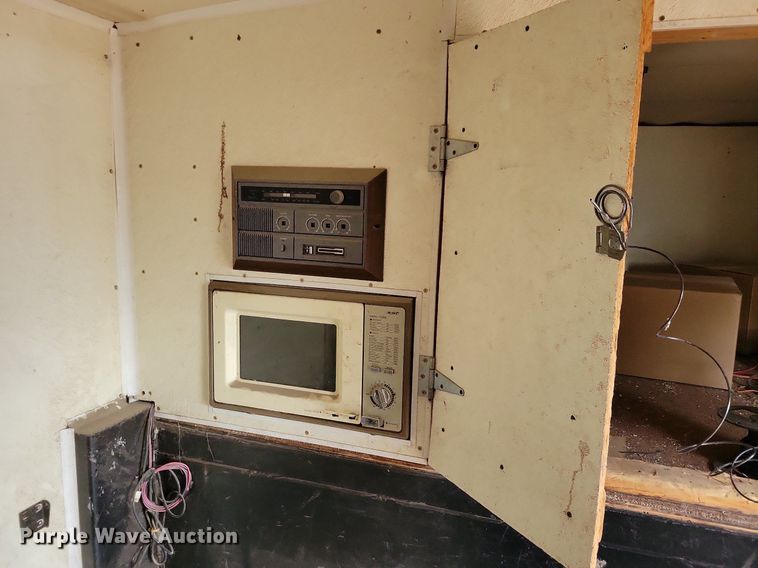 image for item DN4217 1993 Featherlite Econolite  enclosed cargo trailer