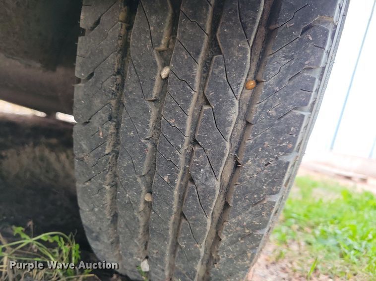 image for item DN4217 1993 Featherlite Econolite  enclosed cargo trailer