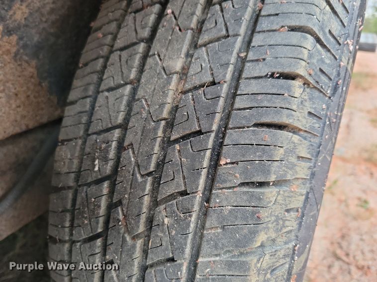 image for item DN4217 1993 Featherlite Econolite  enclosed cargo trailer