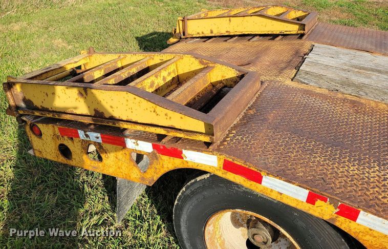 image for item DN4218 2000 Trail King TK80RG  drop deck equipment trailer