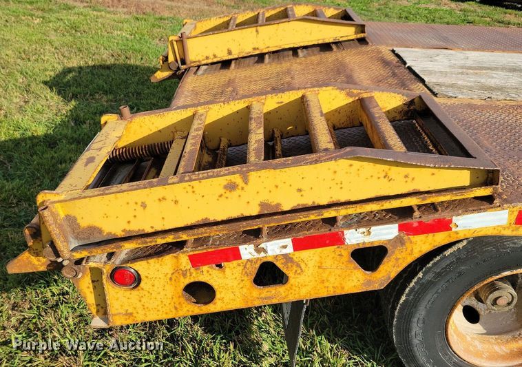 image for item DN4218 2000 Trail King TK80RG  drop deck equipment trailer