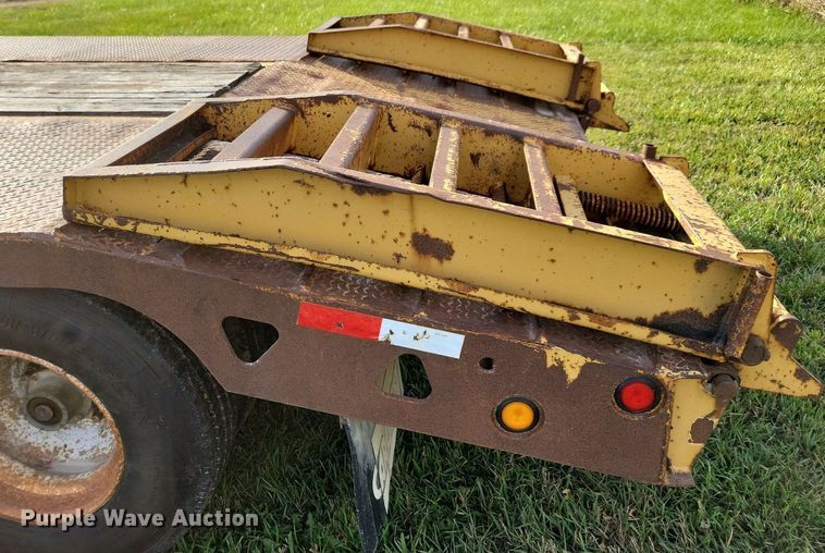 image for item DN4218 2000 Trail King TK80RG  drop deck equipment trailer