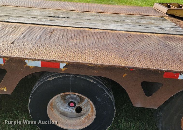 image for item DN4218 2000 Trail King TK80RG  drop deck equipment trailer
