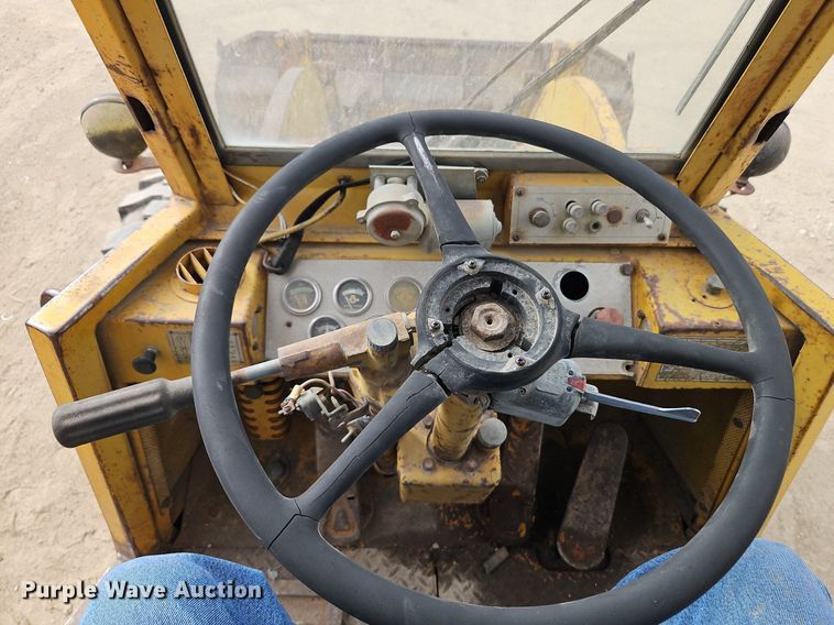 image for item DN7028 1973 Caterpillar 920  wheel loader