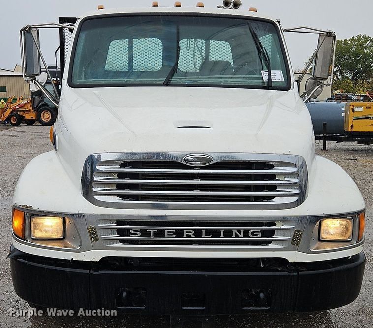 image for item DN7032 2005 Sterling Acterra  flatbed truck