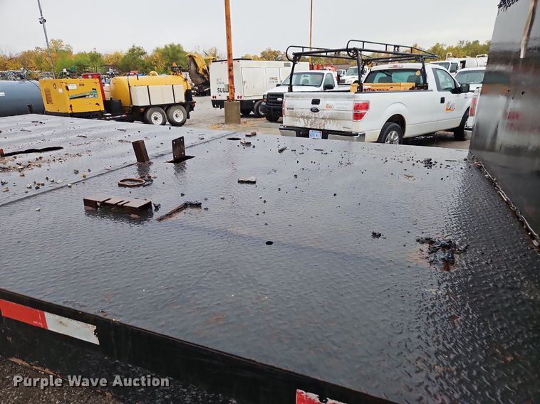 image for item DN7032 2005 Sterling Acterra  flatbed truck