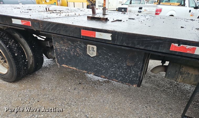 image for item DN7032 2005 Sterling Acterra  flatbed truck