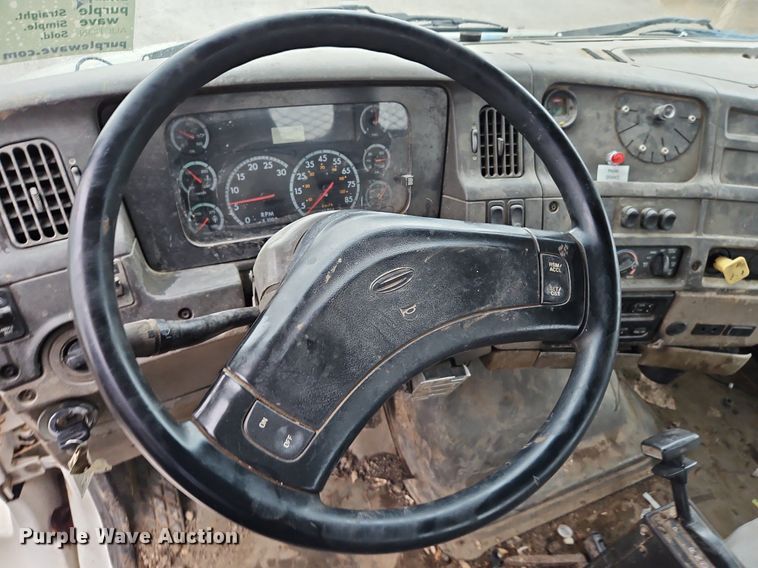 image for item DN7032 2005 Sterling Acterra  flatbed truck