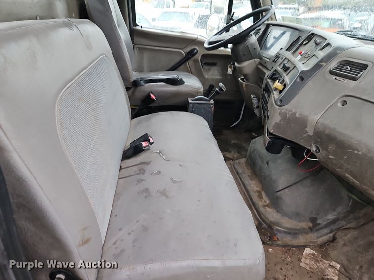 image for item DN7032 2005 Sterling Acterra  flatbed truck