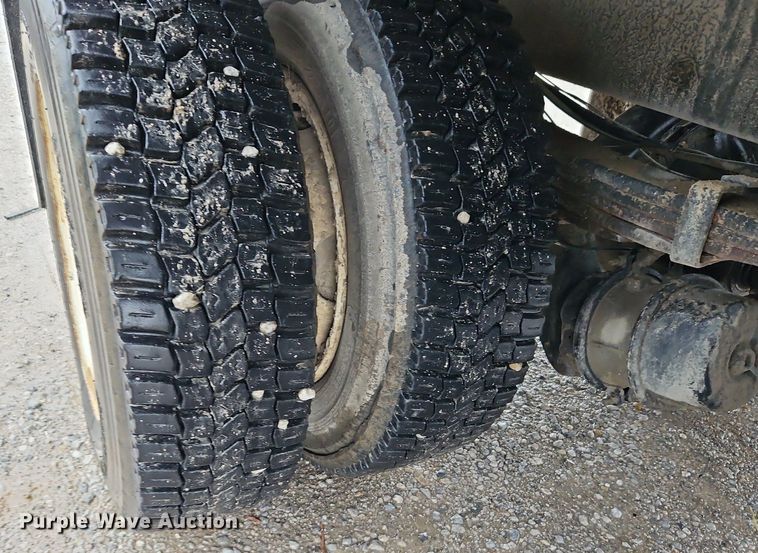 image for item DN7032 2005 Sterling Acterra  flatbed truck