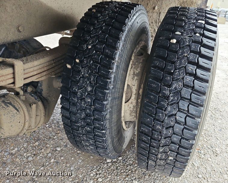 image for item DN7032 2005 Sterling Acterra  flatbed truck