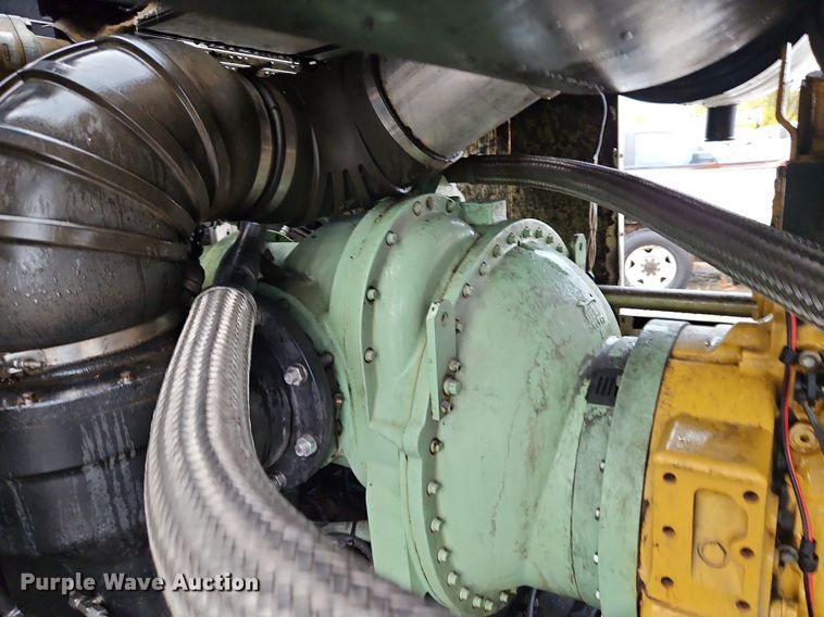 image for item DN7033 2012 Sullair 900XHH1Q50XH  air compressor