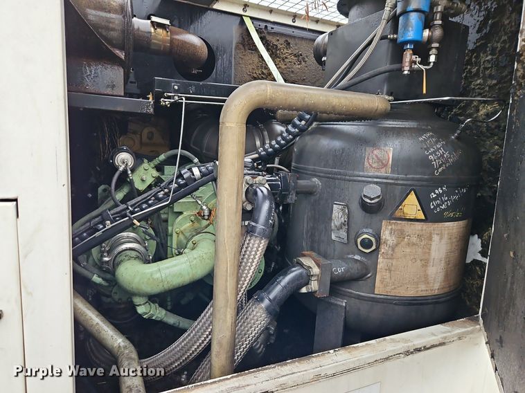 image for item DN7033 2012 Sullair 900XHH1Q50XH  air compressor