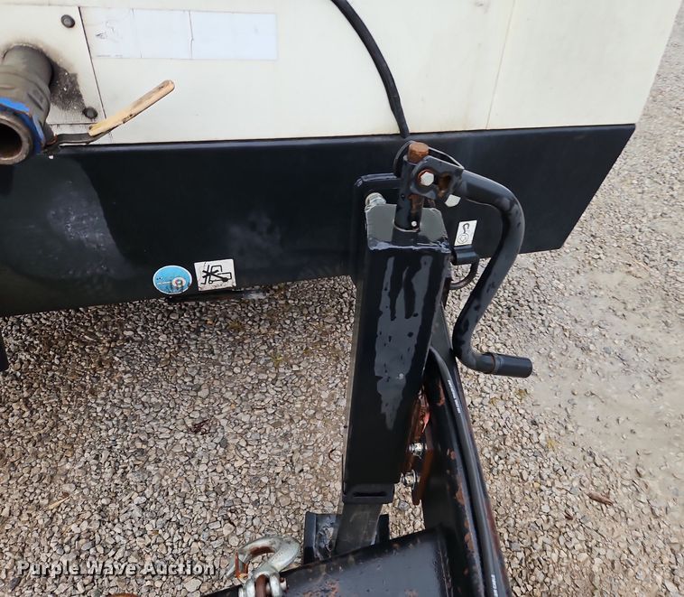 image for item DN7033 2012 Sullair 900XHH1Q50XH  air compressor