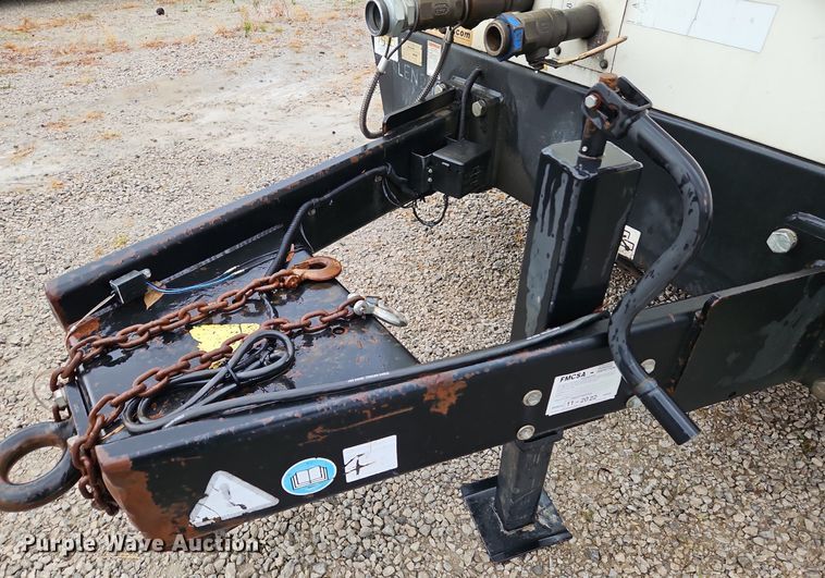 image for item DN7033 2012 Sullair 900XHH1Q50XH  air compressor