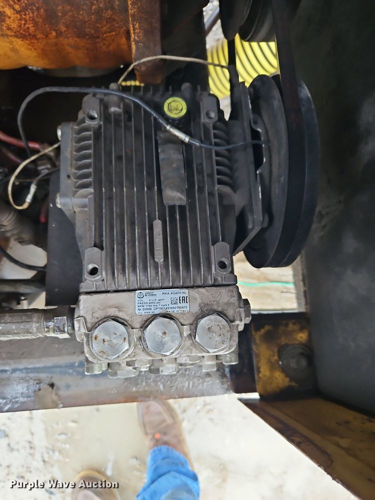 image for item DN7034 2012 Vermeer LP855 SDT  vacuum excavator