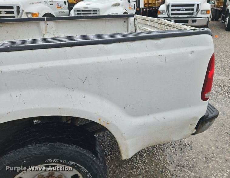 image for item DN7035 2007 Ford F250 Super Duty XL  pickup truck