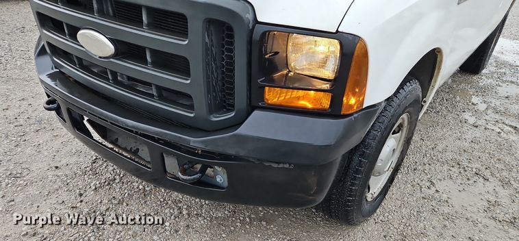 image for item DN7035 2007 Ford F250 Super Duty XL  pickup truck