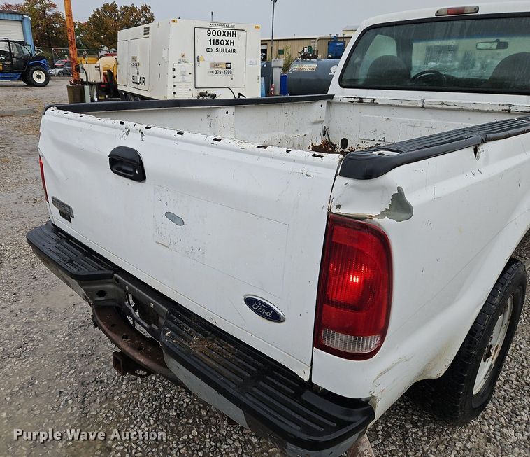image for item DN7035 2007 Ford F250 Super Duty XL  pickup truck