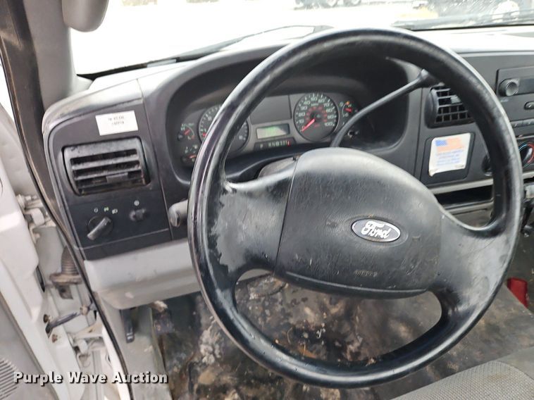 image for item DN7035 2007 Ford F250 Super Duty XL  pickup truck