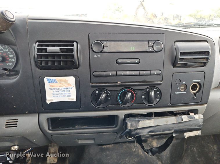 image for item DN7035 2007 Ford F250 Super Duty XL  pickup truck