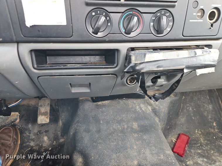 image for item DN7035 2007 Ford F250 Super Duty XL  pickup truck