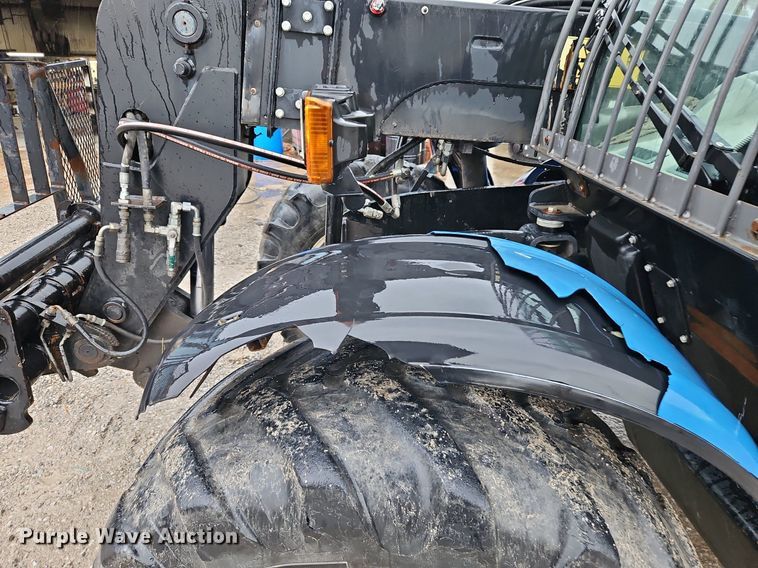 image for item DN7036 New Holland  telehandler