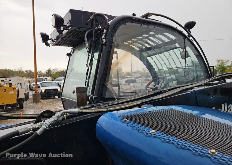 image for item DN7036 New Holland  telehandler