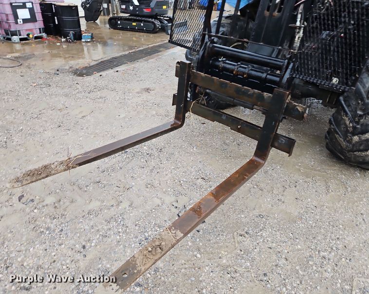 image for item DN7036 New Holland  telehandler