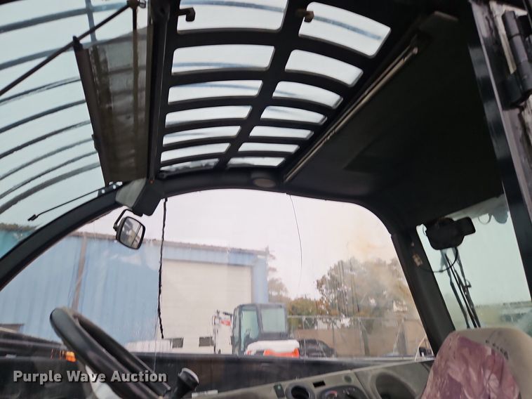 image for item DN7036 New Holland  telehandler