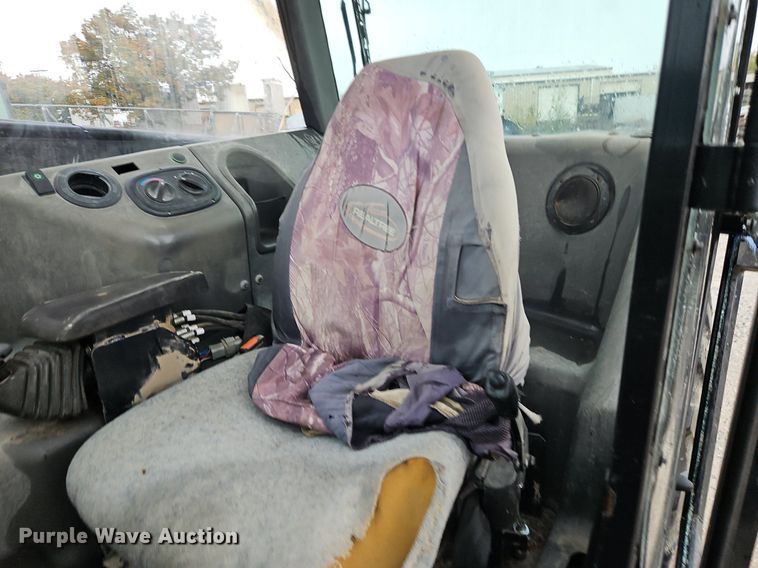 image for item DN7036 New Holland  telehandler