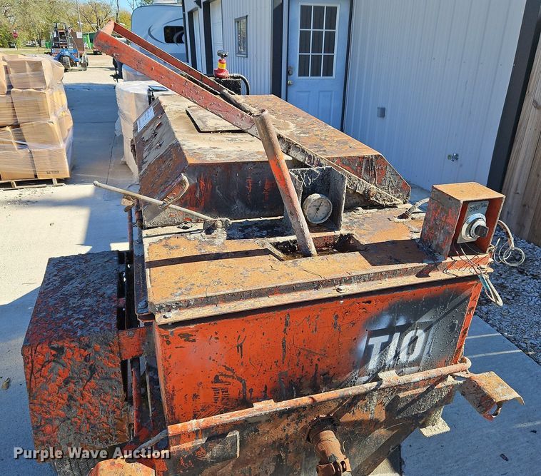 image for item DN7038 Oil kettle